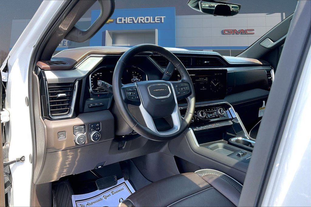 Used 2024 GMC Sierra 3500 Denali w/ Denali Reserve Package AWD/4WD image 20
