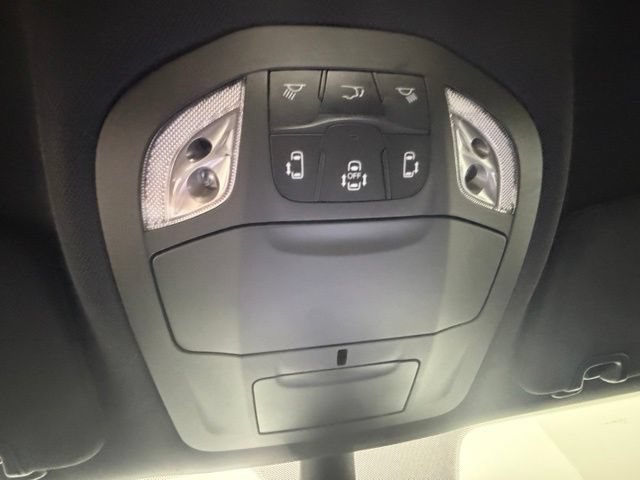 New 2027 Chrysler Pacifica Select AWD/4WD image 22