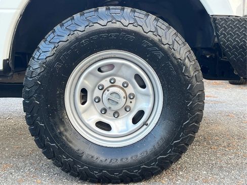 Used 2022 Ford F250 XL w/ Power Equipment Group image 6