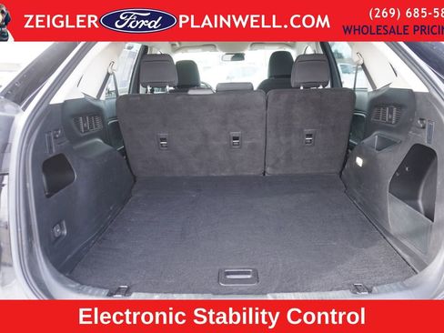 Used 2023 Ford Edge SE w/ Black Appearance Package image 10