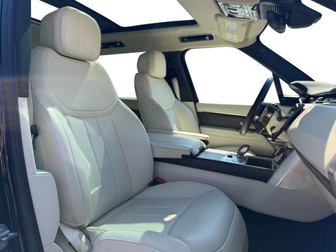 Used 2023 Land Rover Range Rover SE image 22