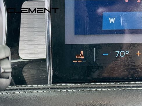 Used 2025 Lincoln Corsair AWD image 23