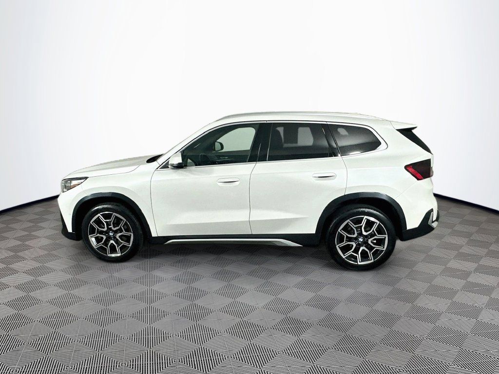 Used 2025 BMW X1 xDrive28i w/ Premium Package AWD/4WD image 5