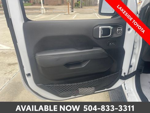 Used 2023 Jeep Wrangler Unlimited Sahara AWD/4WD image 24
