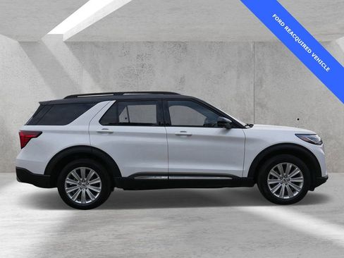 Used 2025 Ford Explorer Platinum w/ LUX Leather Package AWD/4WD image 2
