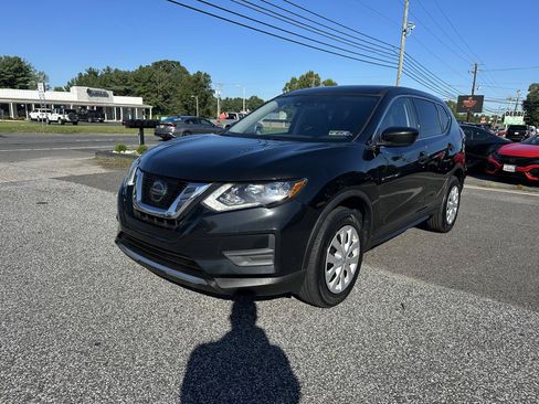 Used 2019 Nissan Rogue S AWD/4WD image 1
