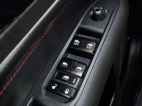 Used 2025 Jeep Compass Trailhawk w/ Trailer Tow Group AWD/4WD image 18