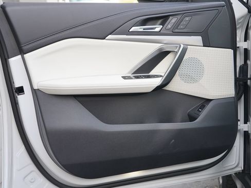 New 2027 BMW X2 xDrive28i AWD/4WD image 10