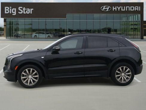 Used 2022 Cadillac XT4 Sport w/ Enhanced Visibility Package FWD image 2