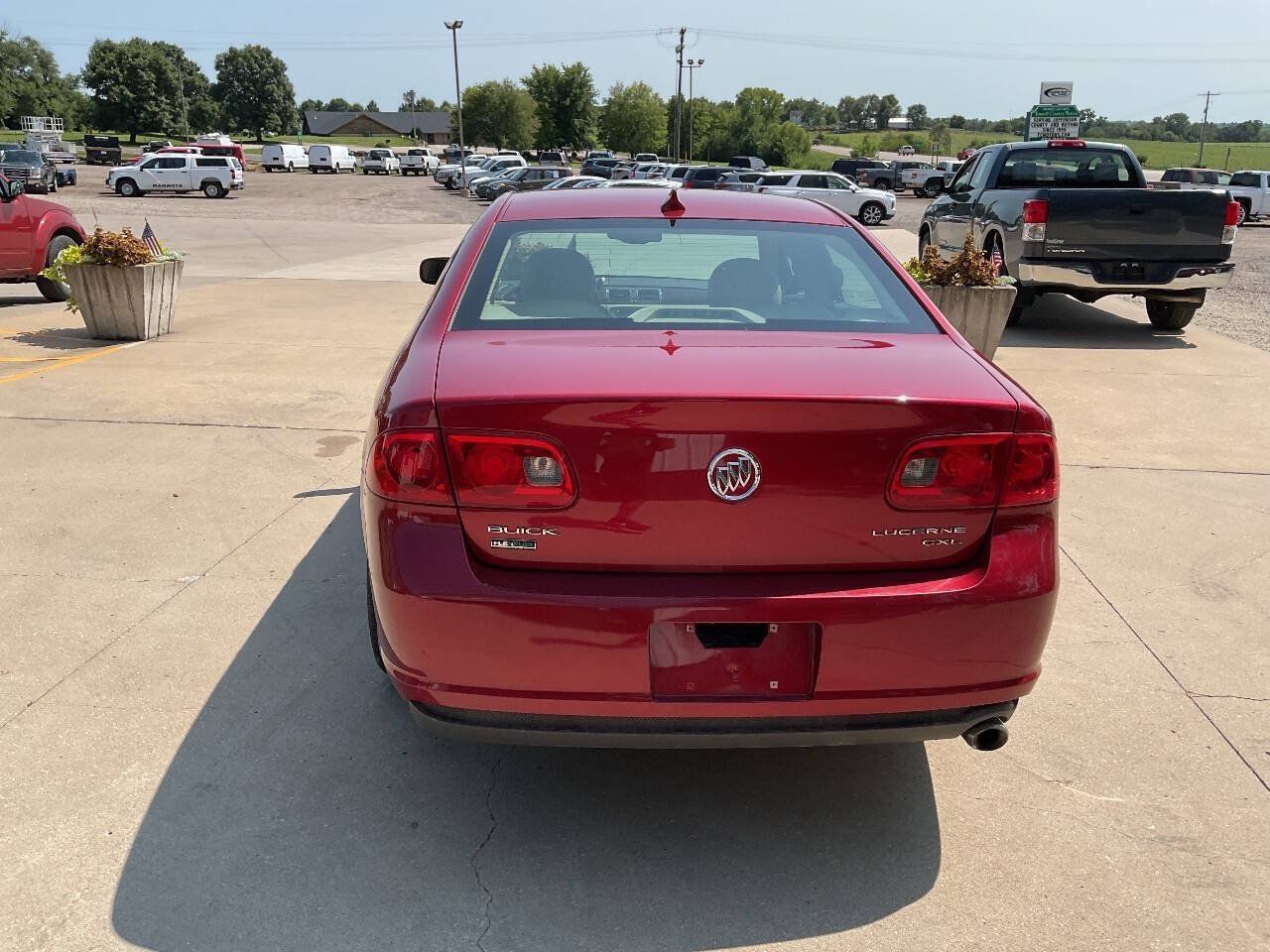 Used 2011 Buick Lucerne CXL FWD image 8