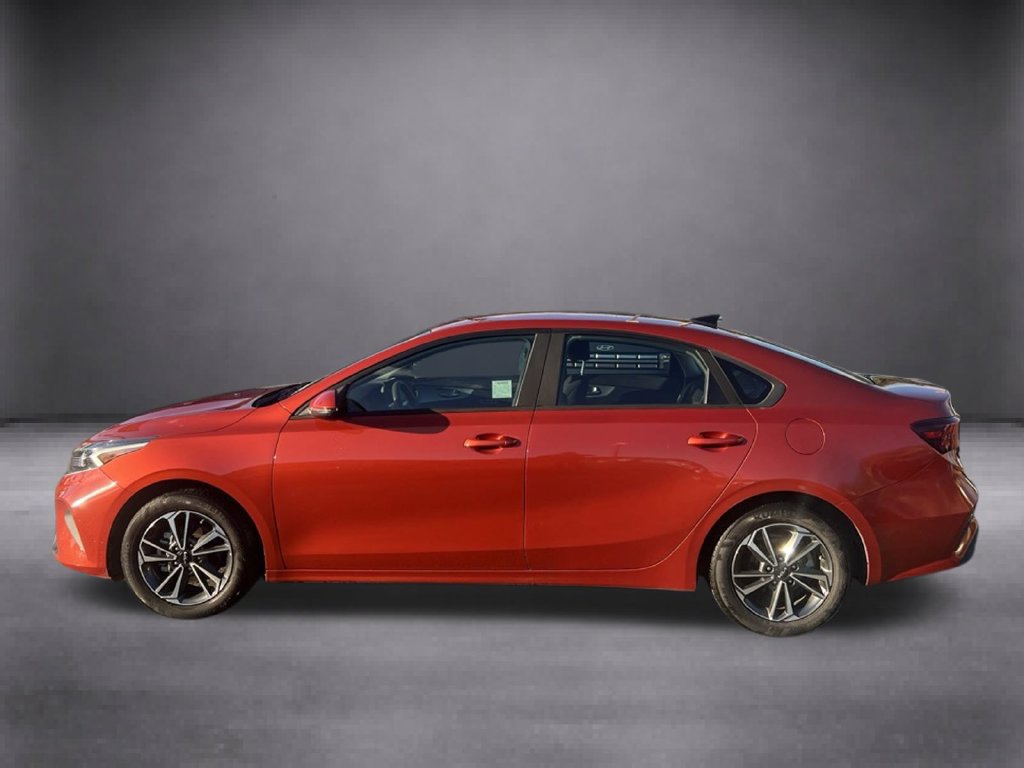 Used 2023 Kia Forte LXS w/ LXS Technology Package FWD image 6