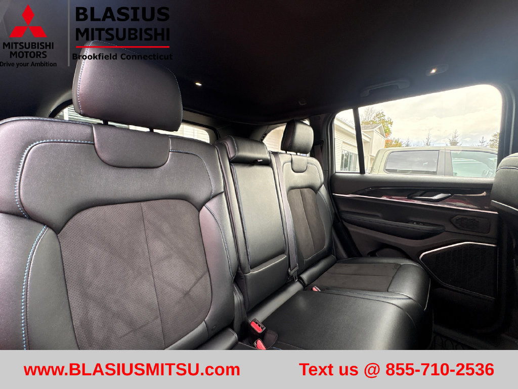 Used 2023 Jeep Grand Cherokee Trailhawk AWD/4WD image 46