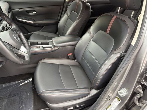 Used 2023 Nissan Sentra SR w/ SR Premium Package FWD image 14