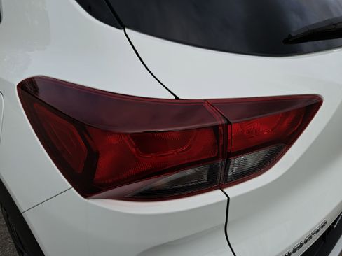 Used 2024 Chevrolet TrailBlazer LT w/ Driver Confidence Package FWD image 32