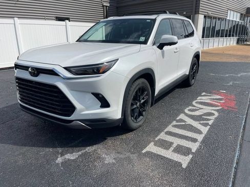 Used 2024 Toyota Grand Highlander FWD image 1