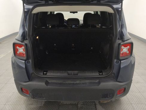 Used 2021 Jeep Renegade Latitude FWD image 29
