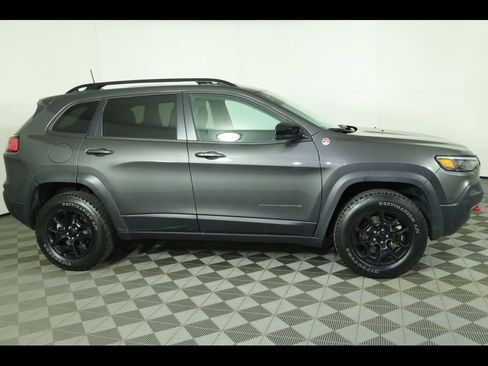 Used 2022 Jeep Cherokee Trailhawk w/ Premium Leather Package image 11