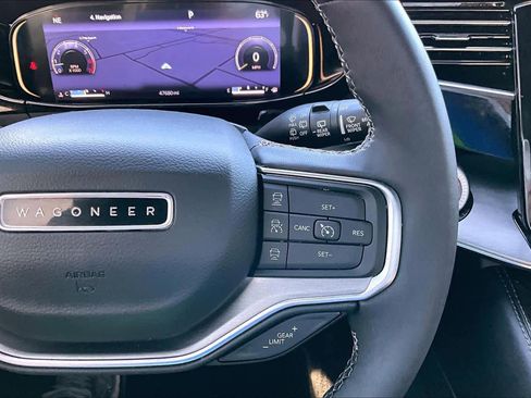 Used 2023 Jeep Wagoneer Series II image 25