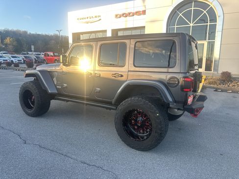 Used 2021 Jeep Wrangler Unlimited Rubicon w/ Xtreme Recon 35" Tire Package image 11