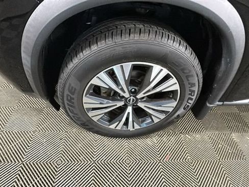Used 2023 Nissan Rogue SV AWD/4WD image 9