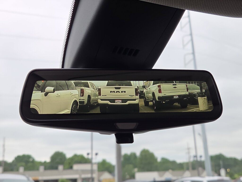 Used 2018 Buick Enclave Avenir w/ Avenir Technology Package FWD image 28