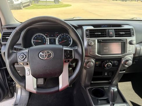 Used 2014 Toyota 4Runner SR5 image 14