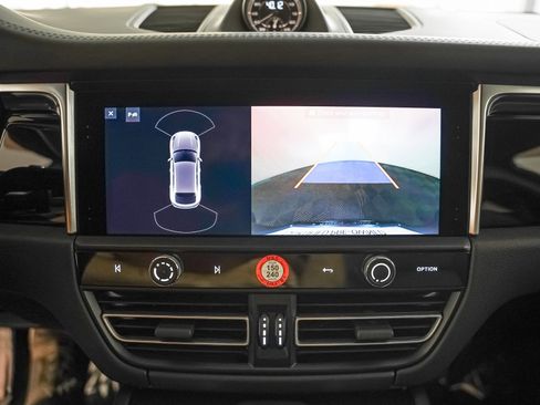 Used 2024 Porsche Macan Turbo image 23