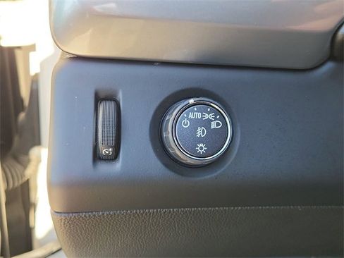 Used 2019 Chevrolet Tahoe LT w/ LT Signature Package image 18