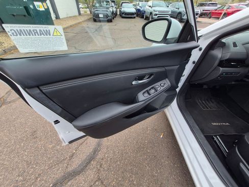 Used 2025 Nissan Sentra SV image 12