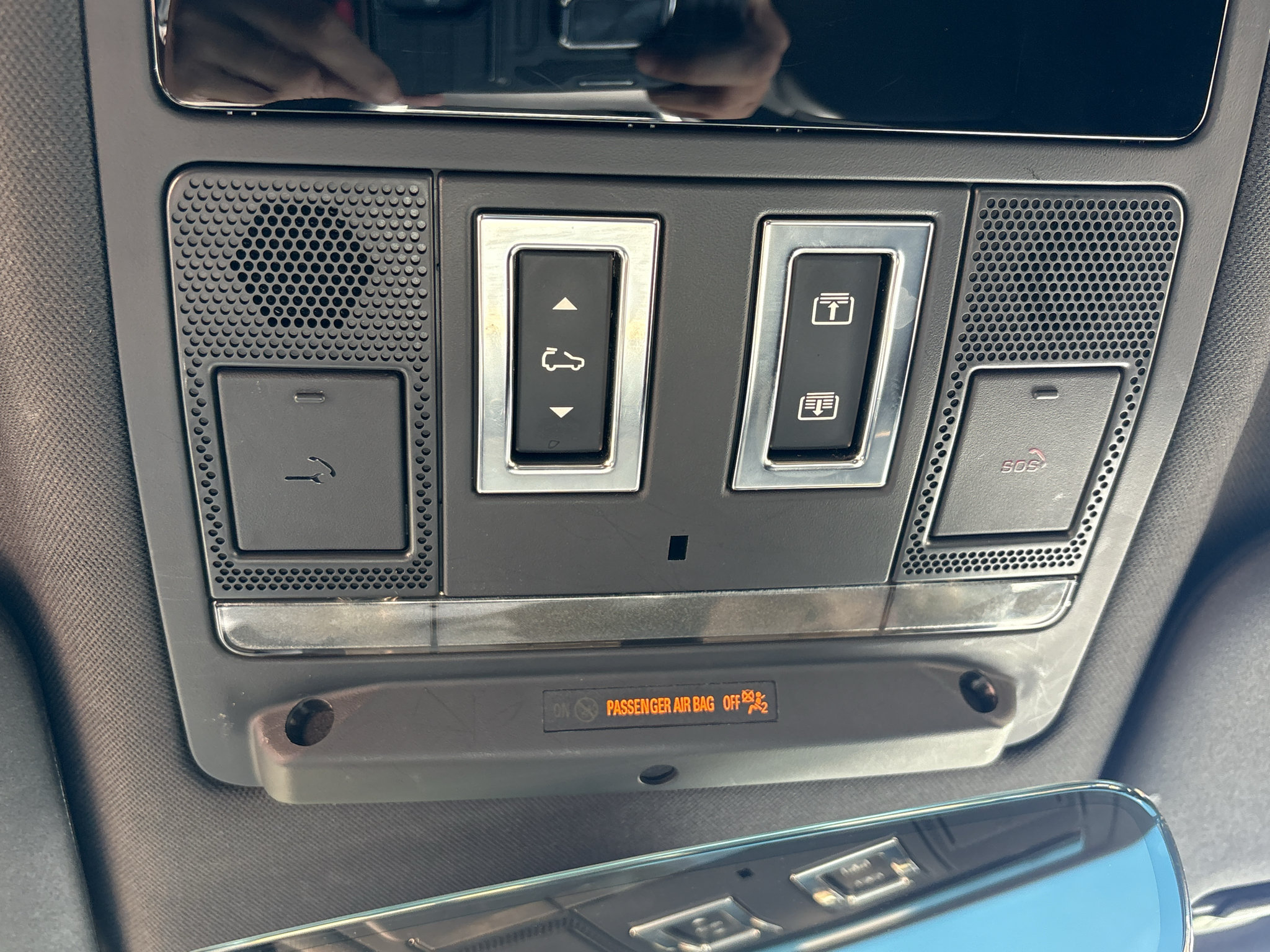 Used 2025 Land Rover Defender 110 S AWD/4WD image 26