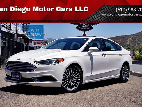 Used 2018 Ford Fusion SE w/ Fusion SE Technology Package FWD image 1