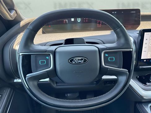 Used 2025 Ford Expedition Max Platinum w/ Stealth Appearance Package AWD/4WD image 15