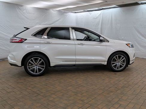 Certified 2019 Ford Edge Titanium w/ Equipment Group 301A image 8