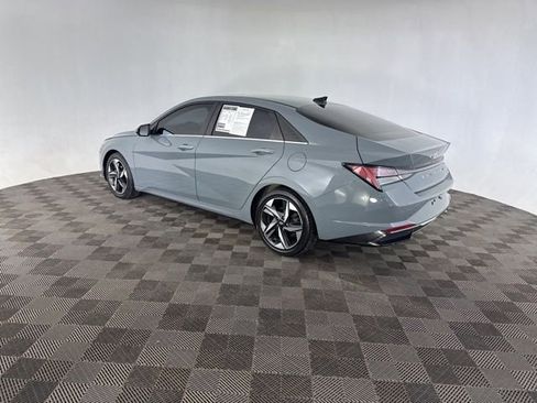 Used 2021 Hyundai Elantra Limited FWD image 7