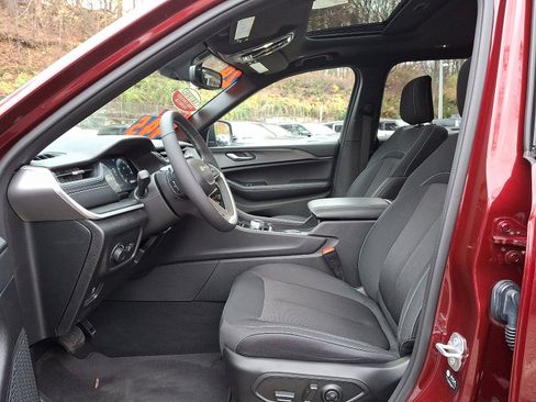 Certified 2024 Jeep Grand Cherokee L Laredo w/ Luxury Tech Group I image 15