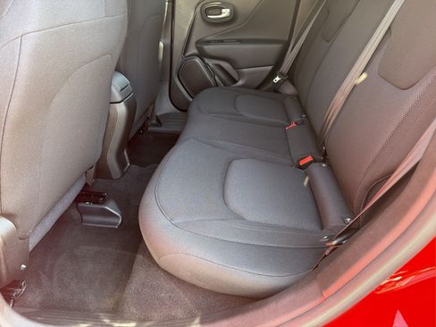 Used 2023 Jeep Renegade Latitude AWD/4WD image 23