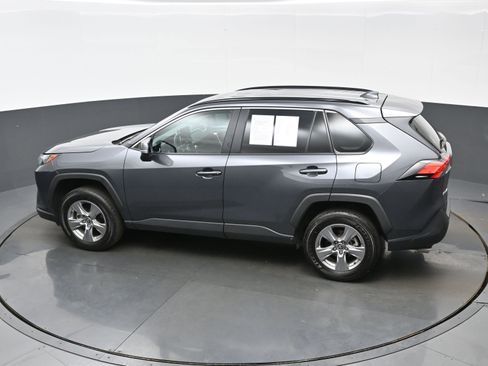 Used 2025 Toyota RAV4 XLE AWD/4WD image 37
