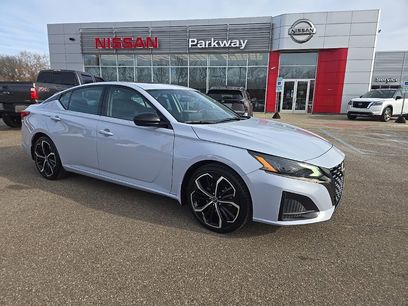 Used 2023 Nissan Altima 2.5 SR w/ SR Premium Package