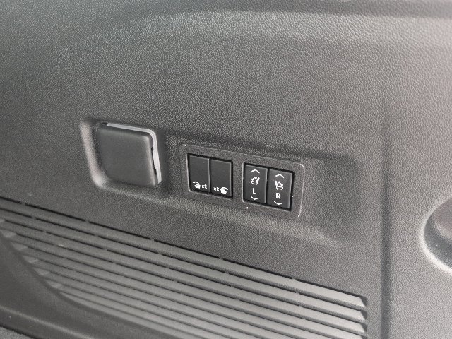 Used 2026 GMC Yukon XL Denali Ultimate w/ LPO, Floor Liner Package AWD/4WD image 41