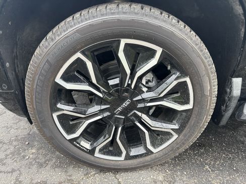 Used 2025 GMC Sierra EV Denali AWD/4WD image 3