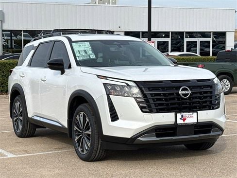 New 2026 Nissan Pathfinder Platinum w/ Cargo Package image 2