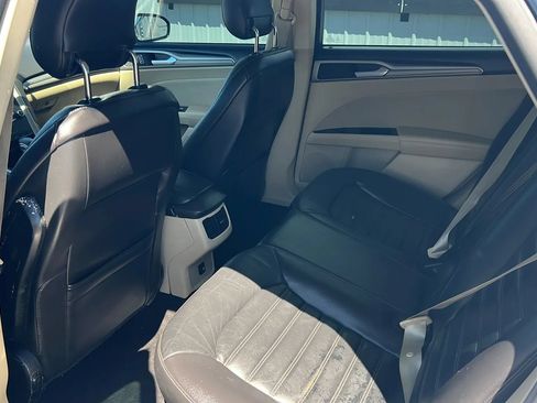 Used 2013 Ford Fusion SE FWD image 12
