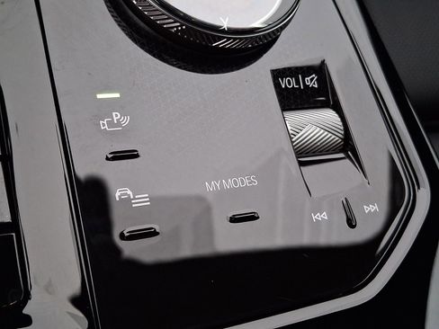 Used 2025 BMW i5 xDrive40 w/ Premium Package image 20