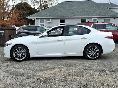 Used 2022 Alfa Romeo Giulia Ti image 8