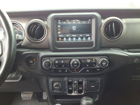 Used 2021 Jeep Wrangler Unlimited Sport AWD/4WD image 10