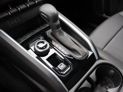 Used 2023 Chevrolet Colorado Trail Boss w/ LPO, Flex Utility Package image 8