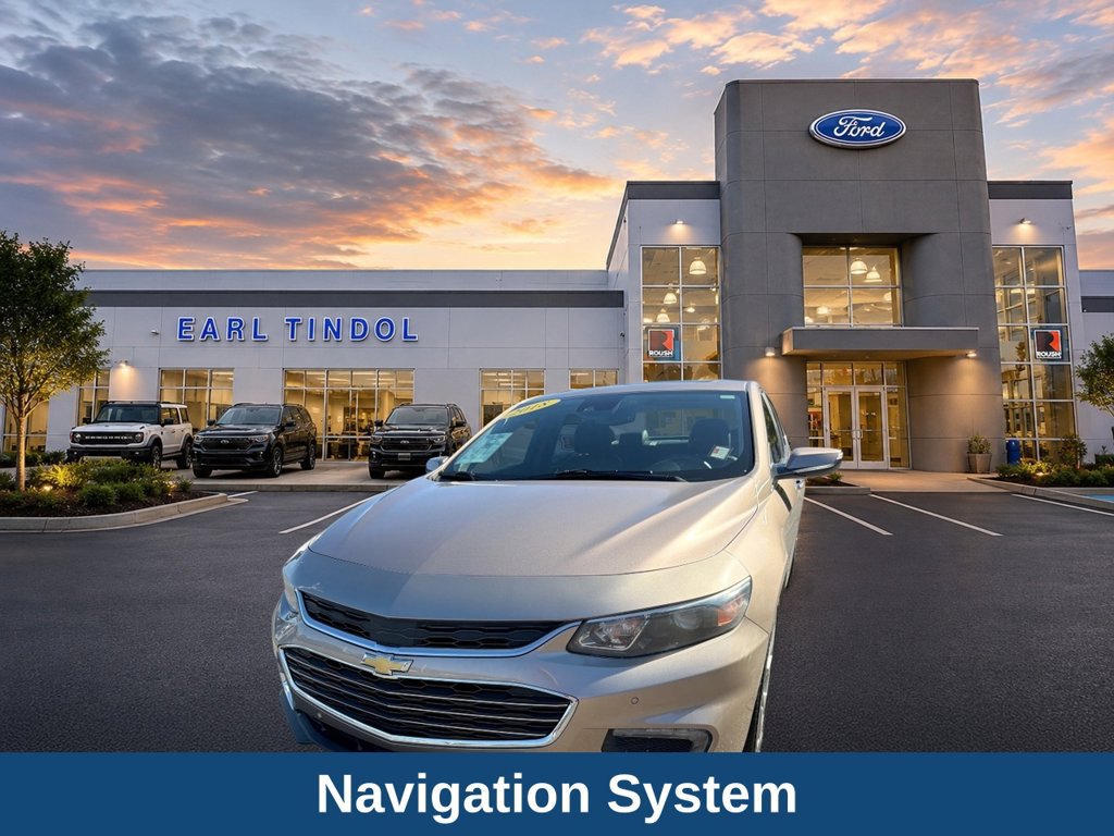 Used 2018 Chevrolet Malibu Premier w/ Premier Sun and Wheel Package FWD image 3