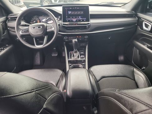 Used 2024 Jeep Compass Latitude w/ Convenience Group AWD/4WD image 14