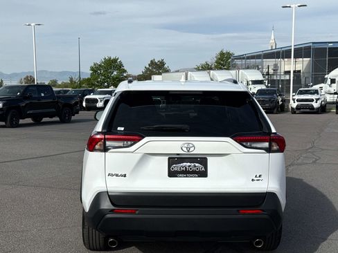 Used 2025 Toyota RAV4 LE image 4