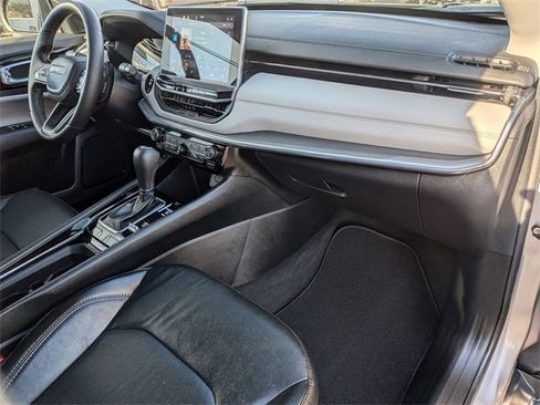 Used 2022 Jeep Compass Limited image 31